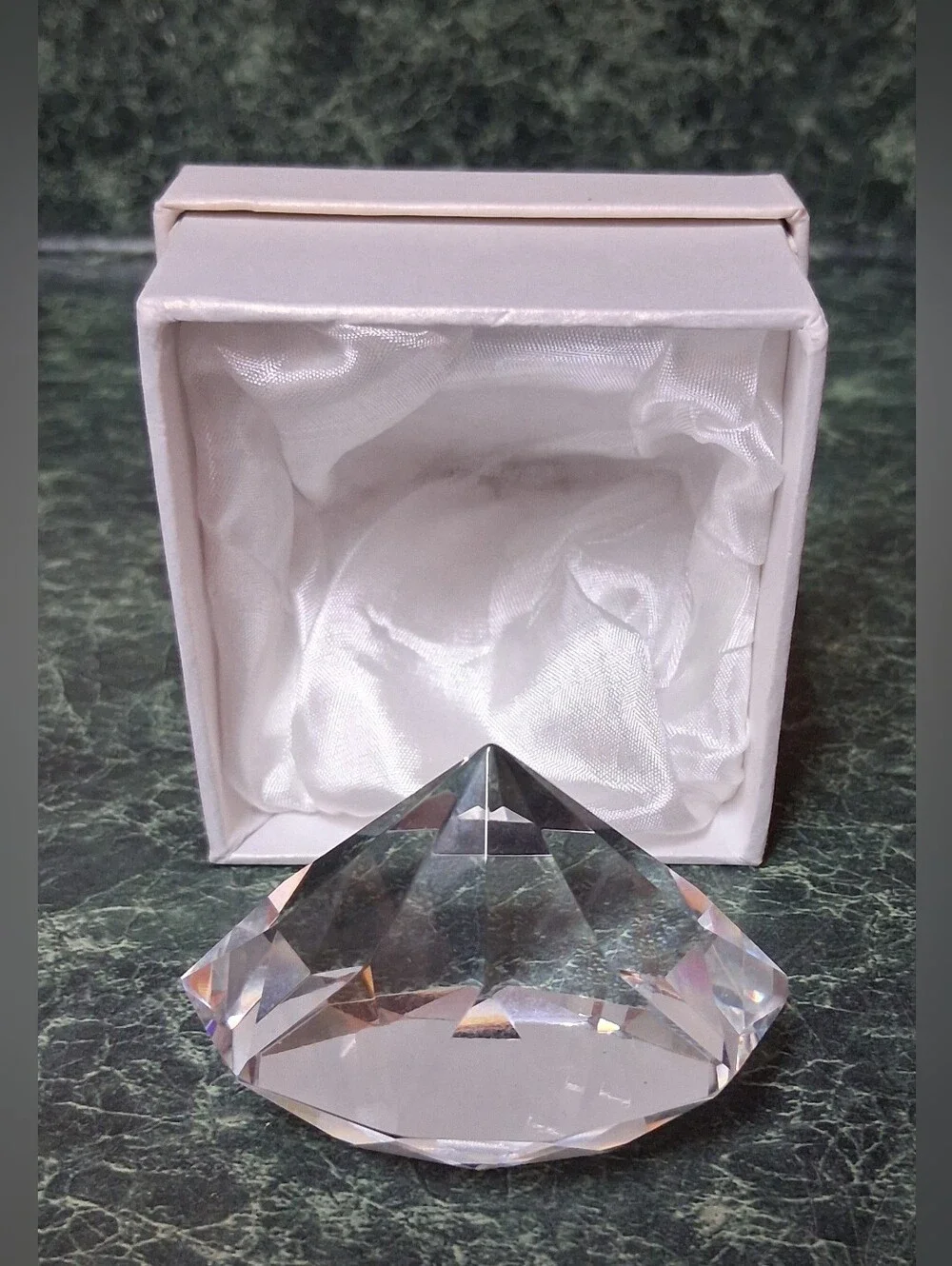 NIB Oleg Cassini Crystal Paperweight Cut Diamond Marquise Clear 2.5” 127551